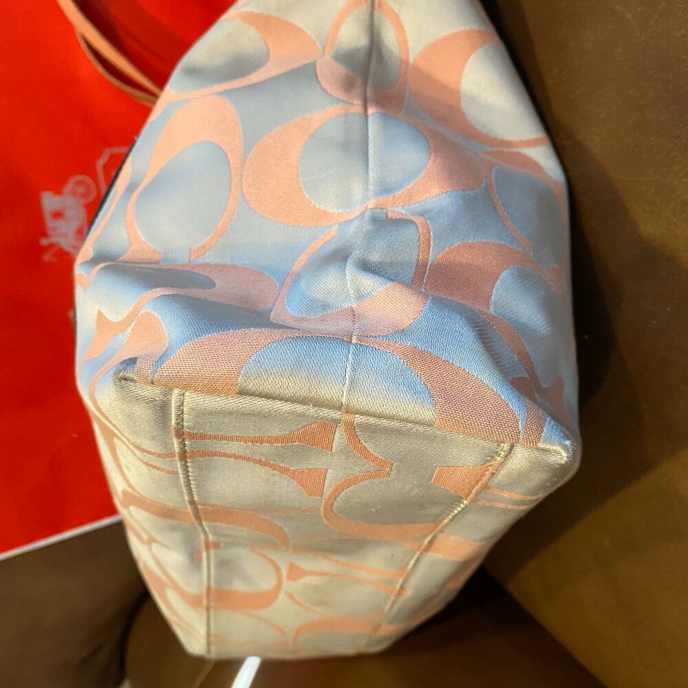 Coach Laura Signature Tote Khaki/Peach - Picture 8 of 13